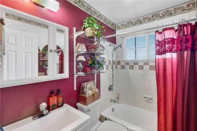 2369 Saunders St, Pomona, CA 91767