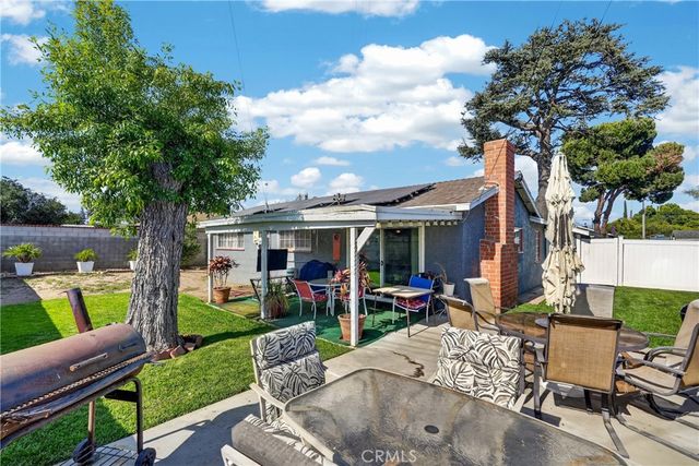 2369 Saunders St, Pomona, CA 91767