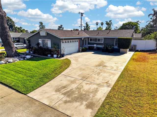 2369 Saunders St, Pomona, CA 91767
