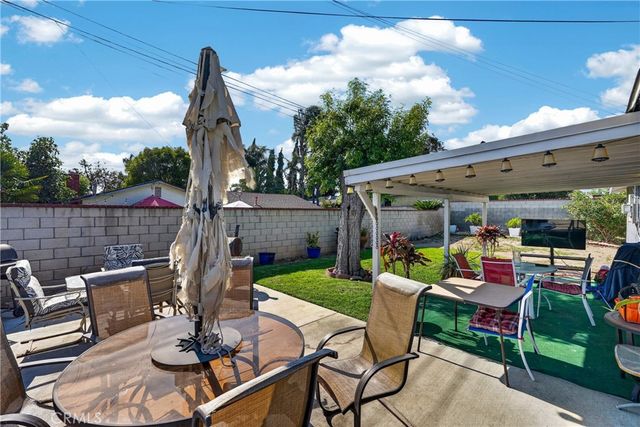 2369 Saunders St, Pomona, CA 91767