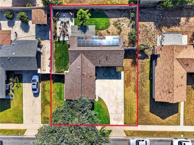 2369 Saunders St, Pomona, CA 91767
