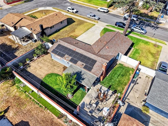 2369 Saunders St, Pomona, CA 91767