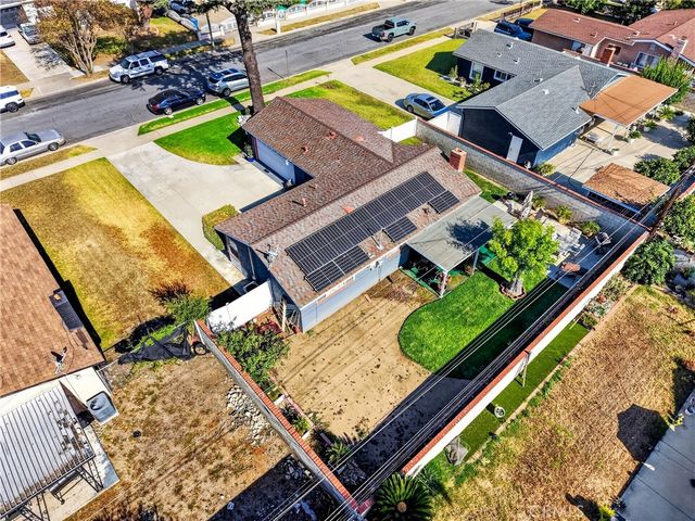 2369 Saunders St, Pomona, CA 91767