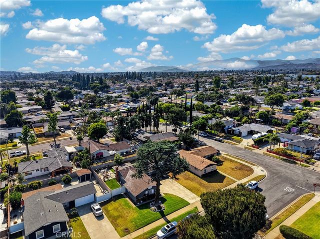 2369 Saunders St, Pomona, CA 91767
