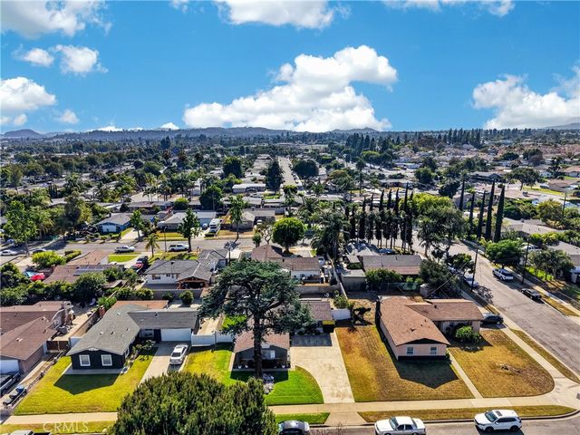 2369 Saunders St, Pomona, CA 91767