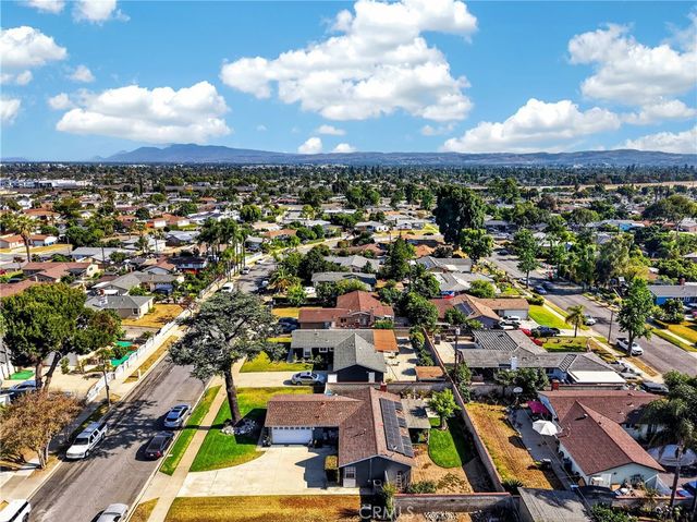 2369 Saunders St, Pomona, CA 91767