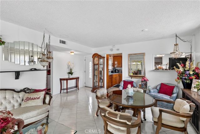 2369 Saunders St, Pomona, CA 91767