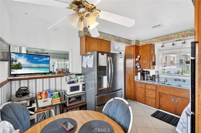 2369 Saunders St, Pomona, CA 91767
