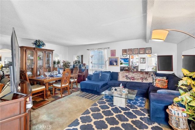 2369 Saunders St, Pomona, CA 91767