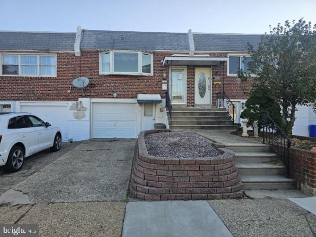 3315 ELLISTON CIR, PHILADELPHIA, PA 19114 — exterior