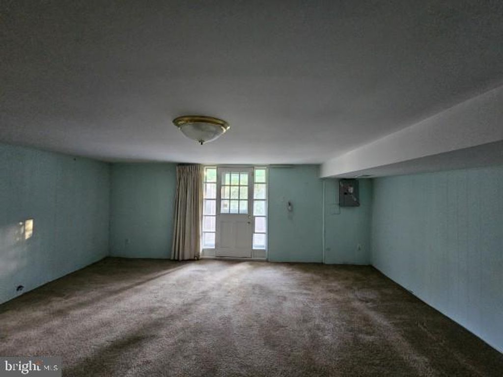 3315 ELLISTON CIR, PHILADELPHIA, PA 19114 — photo 4