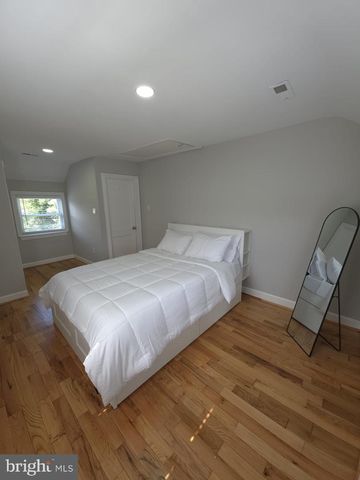 5427 DAWES AVE, Alexandria, VA 22311