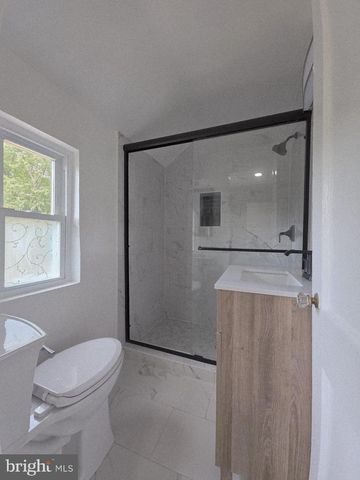 5427 DAWES AVE, Alexandria, VA 22311
