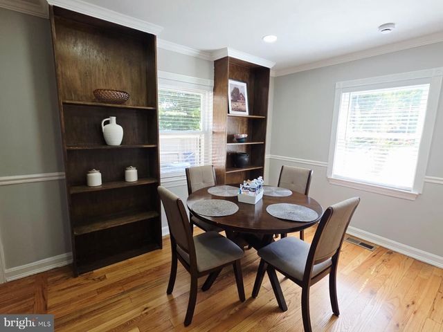 5427 DAWES AVE, Alexandria, VA 22311