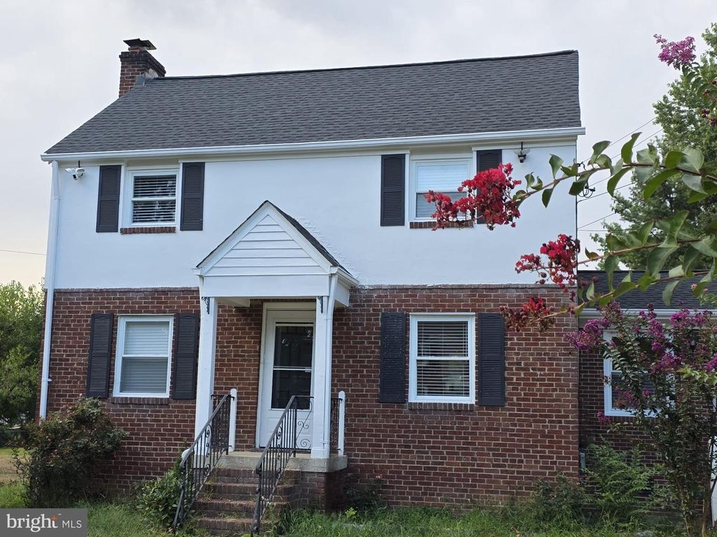5427 DAWES AVE, Alexandria, VA 22311