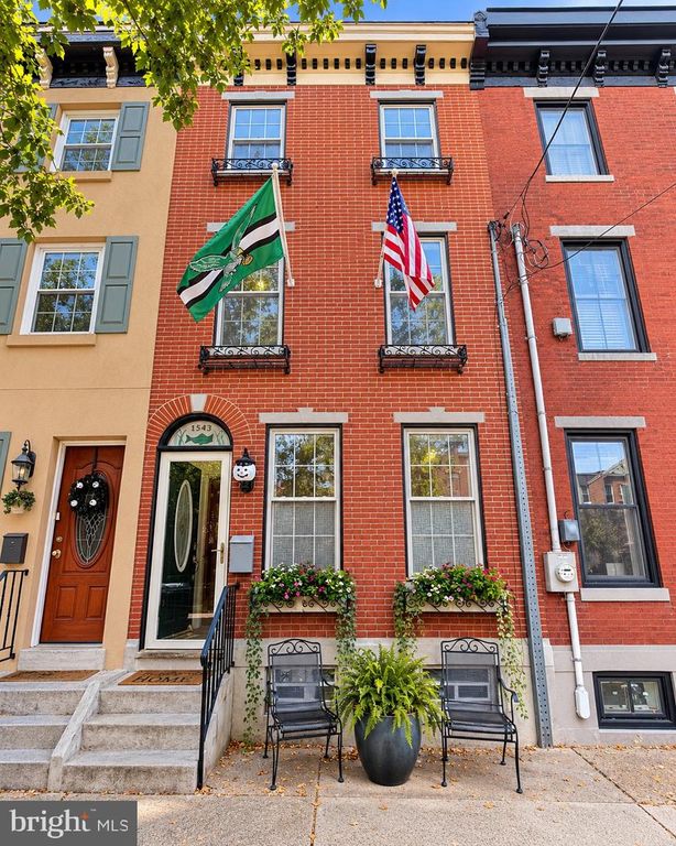 1543 E BERKS ST, PHILADELPHIA, PA 19125 — exterior