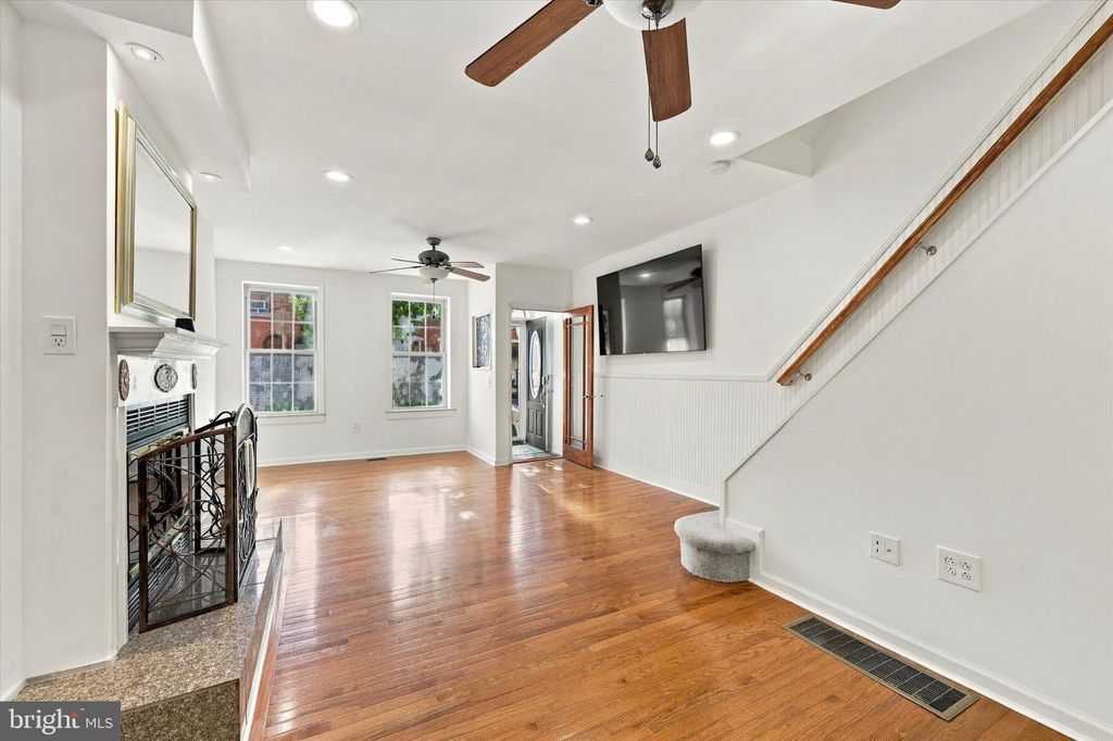 1543 E BERKS ST, PHILADELPHIA, PA 19125 — photo 4