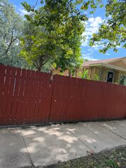 8235 S Marquette Avenue, Chicago, IL 60617