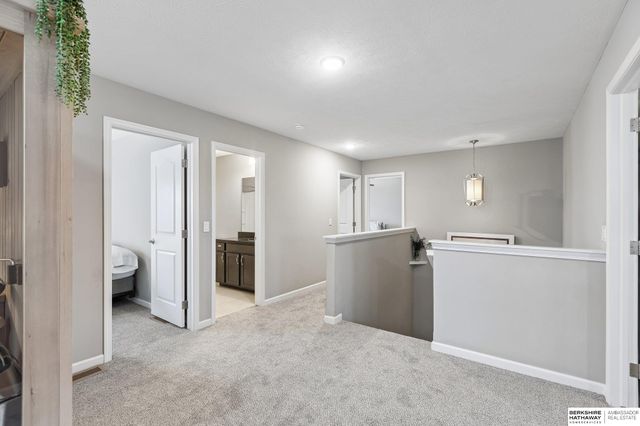 17021 Aurora Street, Omaha, NE 68136