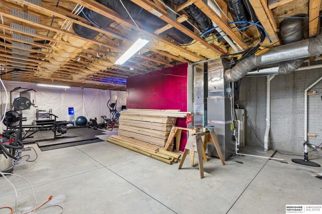 17021 Aurora Street, Omaha, NE 68136