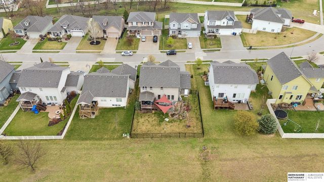 17021 Aurora Street, Omaha, NE 68136