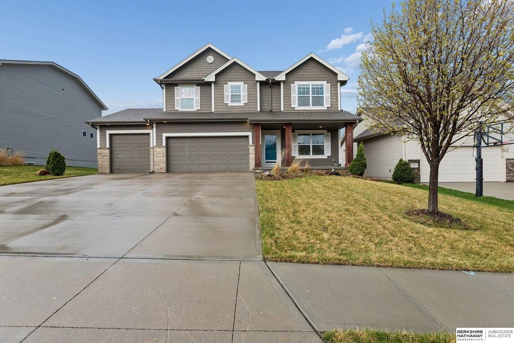 17021 Aurora Street, Omaha, NE 68136