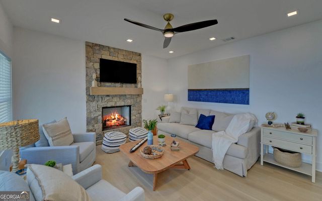 73 Woodlake Crt, Hartwell, GA 30643