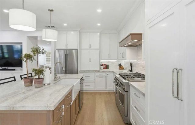 24051 Via Cresta, Valencia, CA 91354