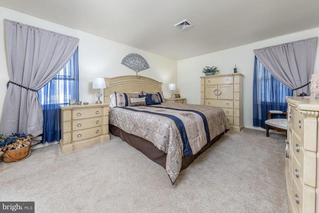 50 BUCKINGHAM DR, Southampton, NJ 08088