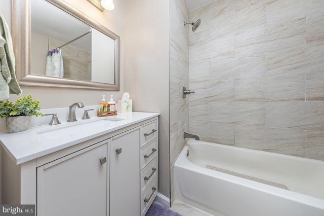 50 BUCKINGHAM DR, Southampton, NJ 08088