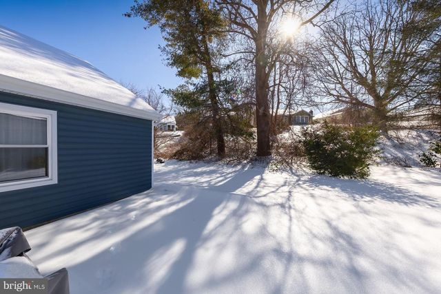 50 BUCKINGHAM DR, Southampton, NJ 08088