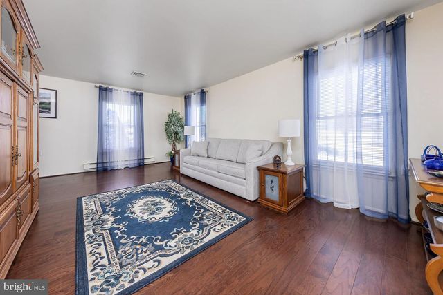 50 BUCKINGHAM DR, Southampton, NJ 08088