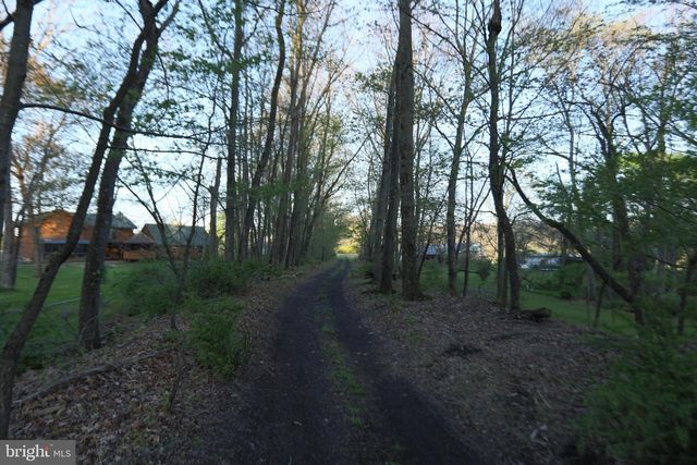 5444 QUAKAKE RD, Weatherly, PA 18255