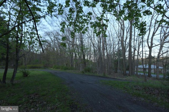 5444 QUAKAKE RD, Weatherly, PA 18255