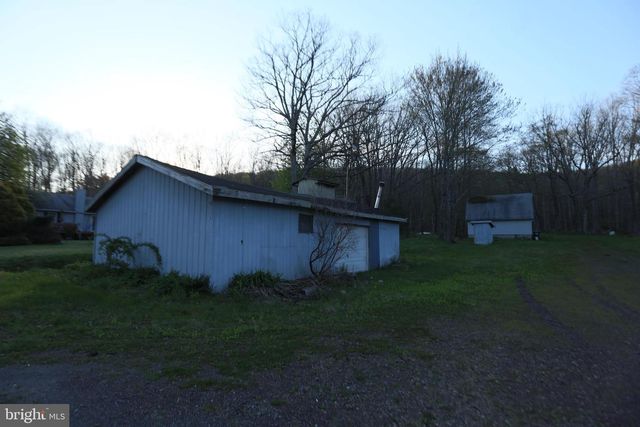 5444 QUAKAKE RD, Weatherly, PA 18255