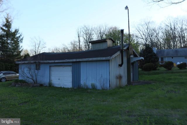 5444 QUAKAKE RD, Weatherly, PA 18255