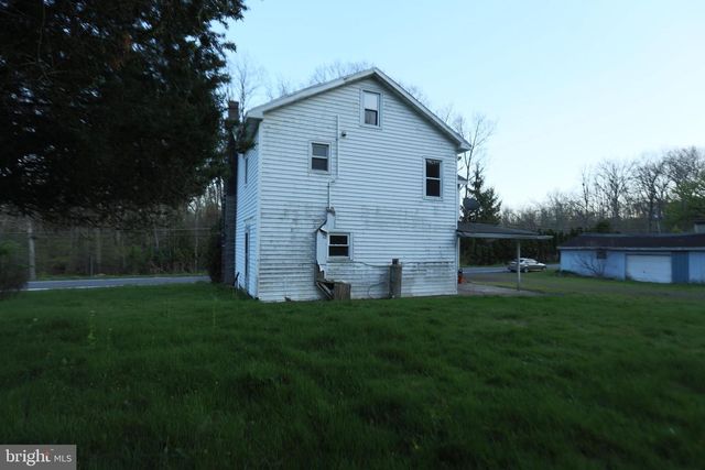 5444 QUAKAKE RD, Weatherly, PA 18255