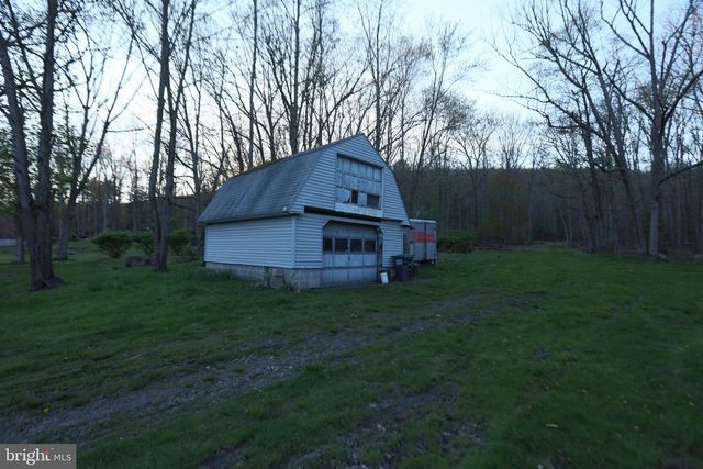 5444 QUAKAKE RD, Weatherly, PA 18255