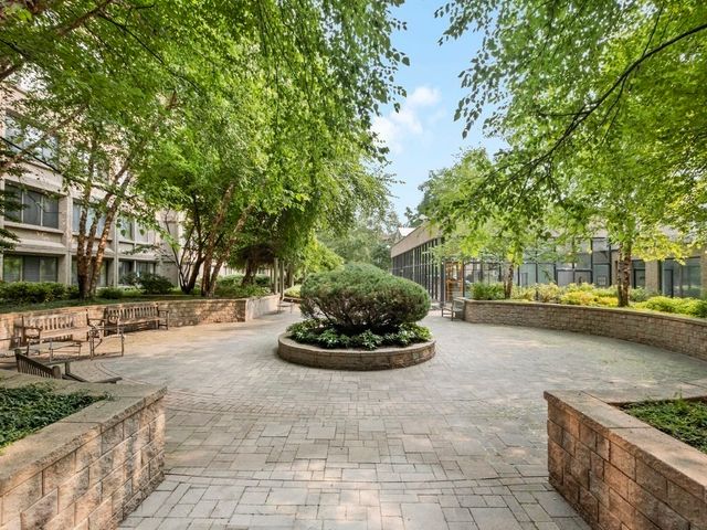 1731 Beacon 202, Brookline, MA 02445