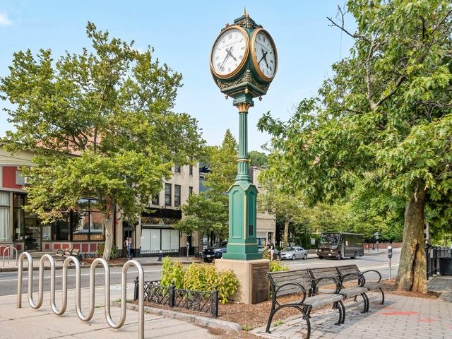 1731 Beacon 202, Brookline, MA 02445