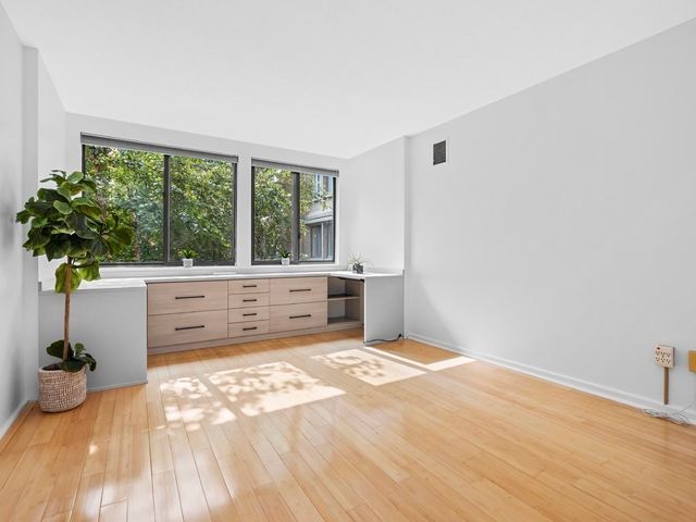1731 Beacon 202, Brookline, MA 02445