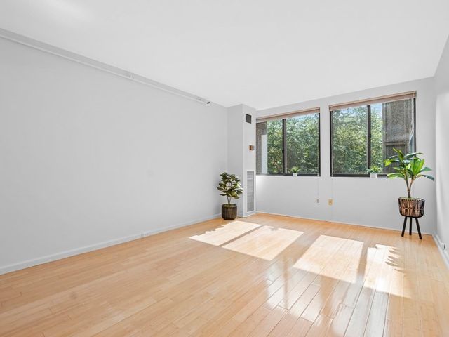 1731 Beacon 202, Brookline, MA 02445