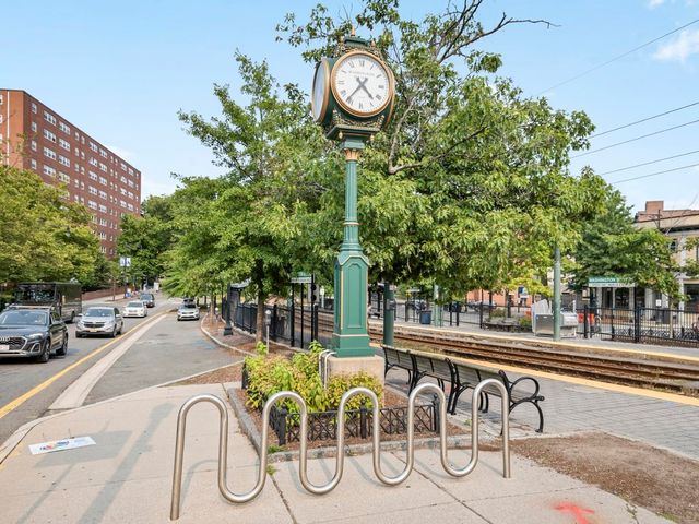 1731 Beacon 202, Brookline, MA 02445