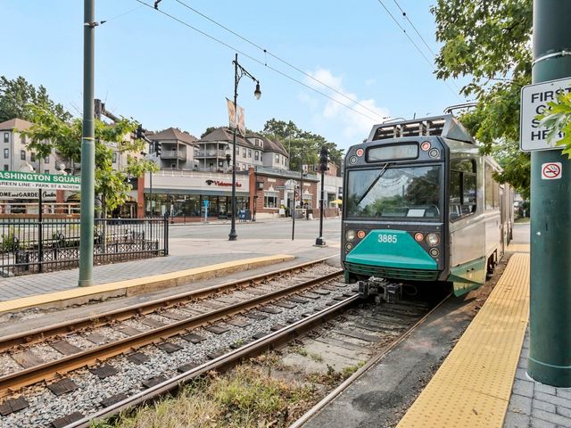 1731 Beacon 202, Brookline, MA 02445