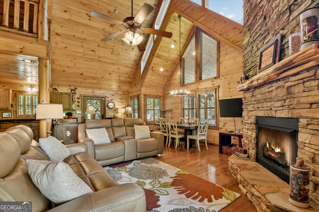 34 Dallas Lane, Blue Ridge, GA 30513