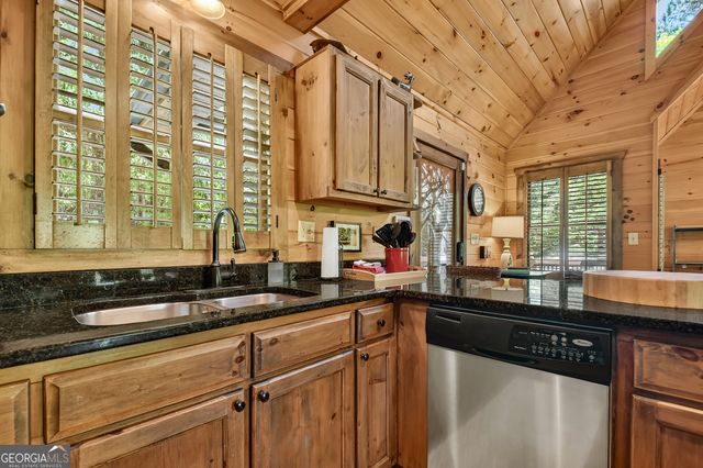 34 Dallas Lane, Blue Ridge, GA 30513