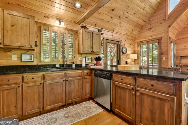 34 Dallas Lane, Blue Ridge, GA 30513
