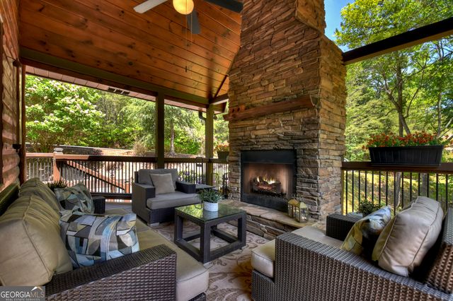 34 Dallas Lane, Blue Ridge, GA 30513