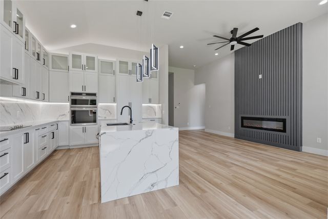 1736 Stoneman Street, Dallas, TX 75215