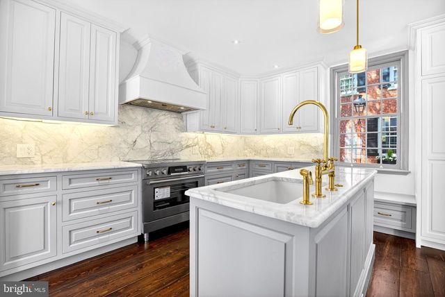 303 S AMERICAN ST, Philadelphia, PA 19106